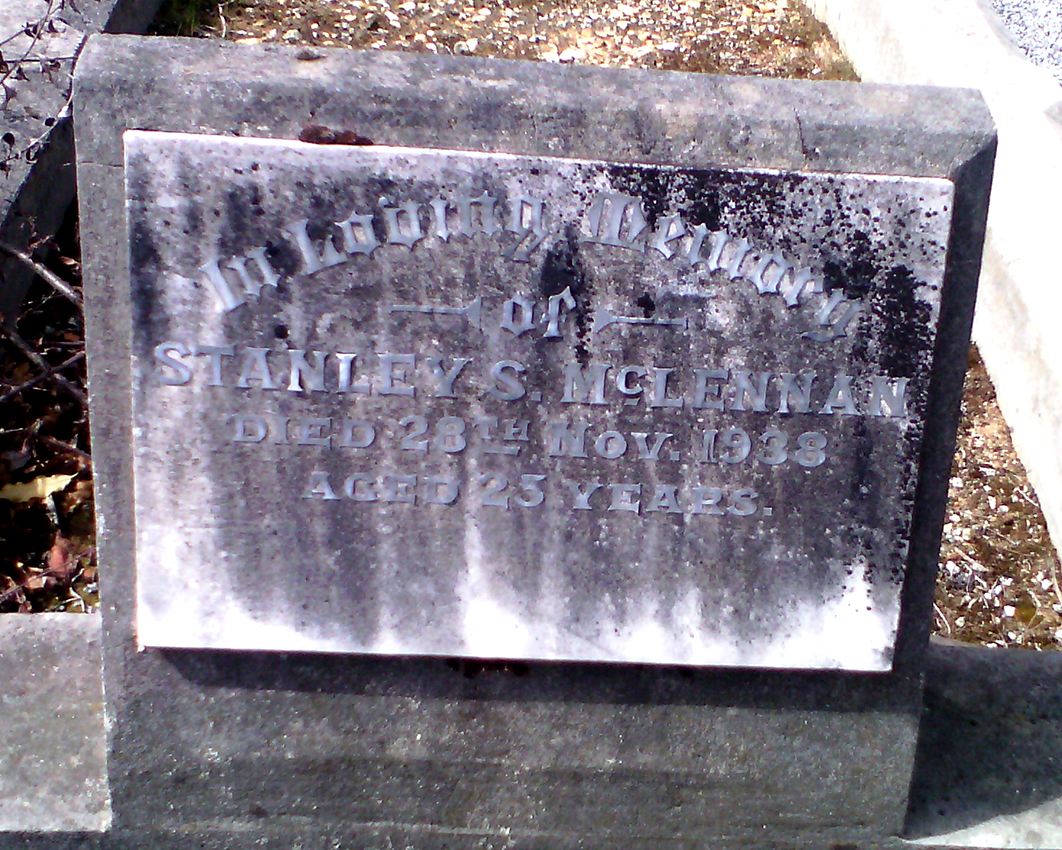 Photo of headstones/Stanley S McLennan d1938 hdstn Carr Villa Tas